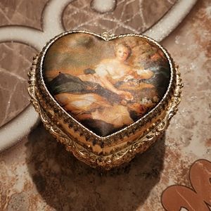 Heart shaped metal trinket music box